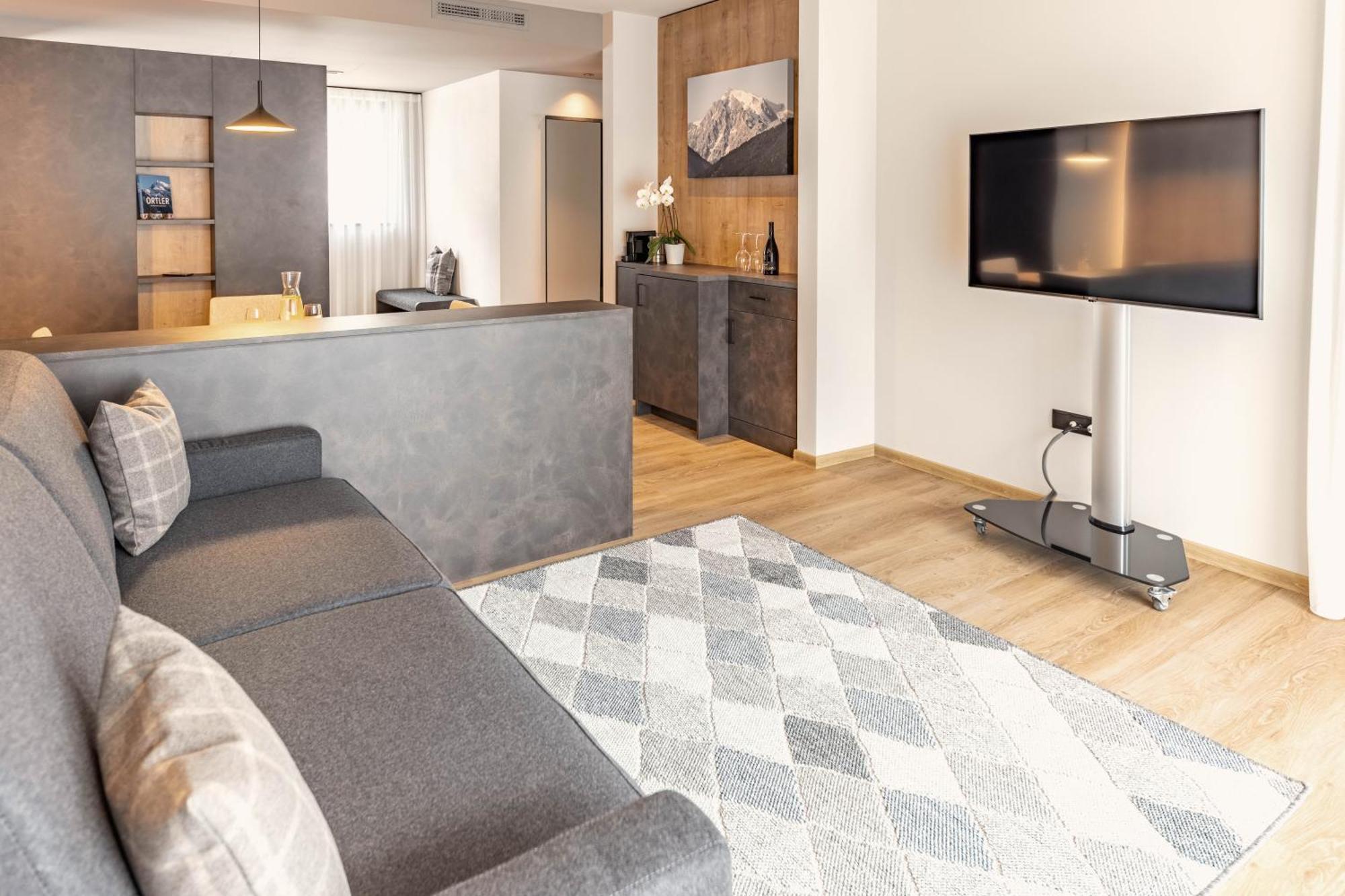 Villa Hubertus Luxuria Nova Suites - Adults Friendly Naturns Dış mekan fotoğraf